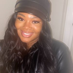 Meet your Posher, Denisha